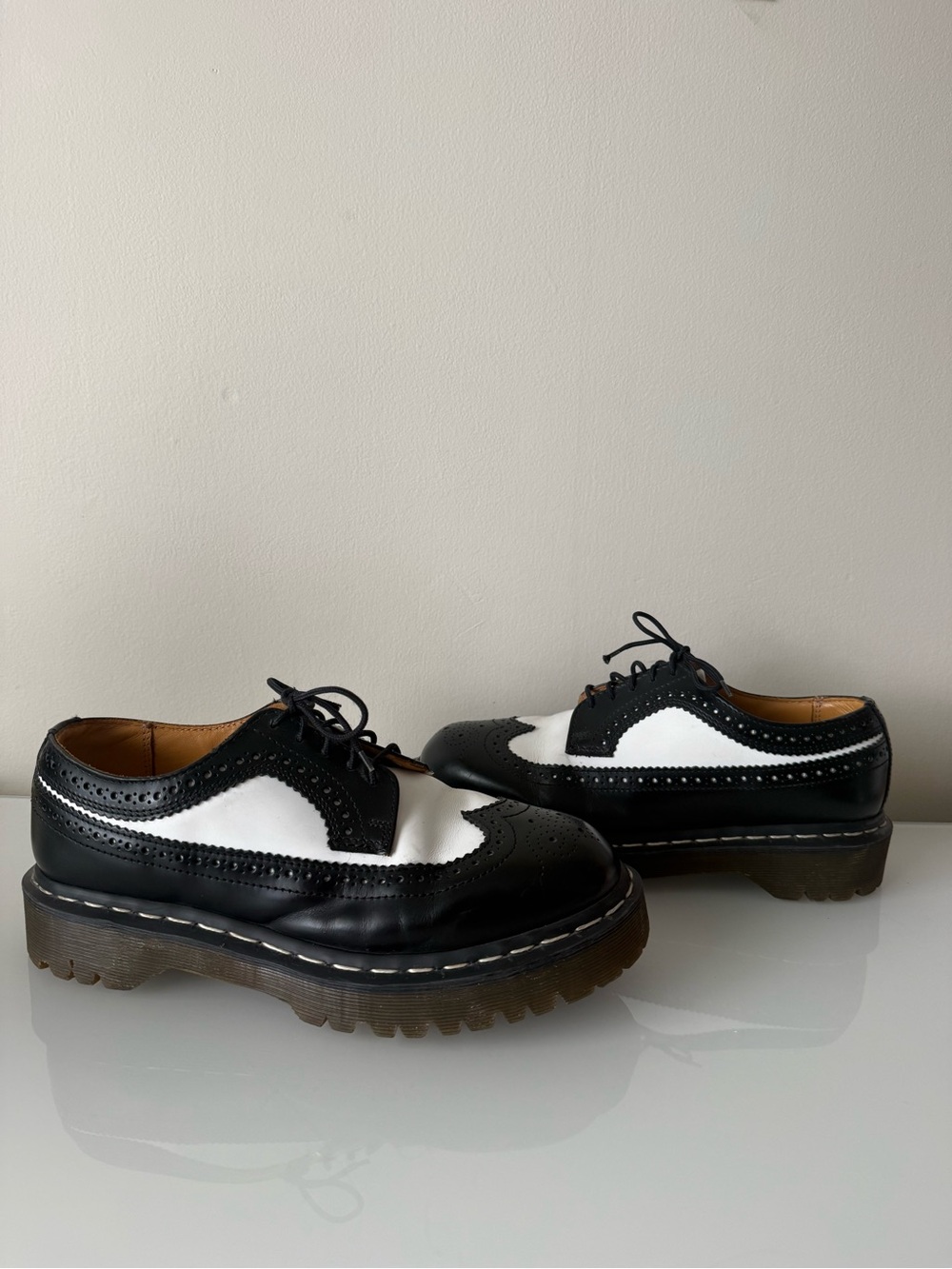 Dr. Martens vintage 3989 Black & White Brogue Leather Platform Oxford Shoes - Picture 6 of 9
